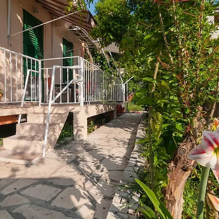 Vedrana Apartment *