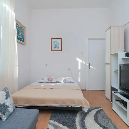 Vedrana Apartment