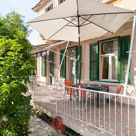 Apartment Vedrana Split
