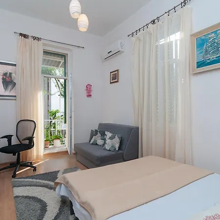 Vedrana Apartment *
