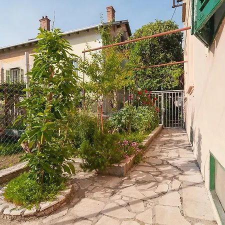 Vedrana Apartment *